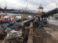 NEMRUT - İzmir'de Hurda Yüklü Tır Yoldan Çıktı Açıklaması 1 Ölü