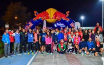 ENERJİ İÇECEĞİ - İzmirliler En Uzun Gecede Koştu