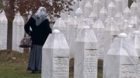 SREBRENITSA - Srebrenitsa Annesi Açıklaması 'Katliamın Kanıtı İşte Bu Mezarlık'