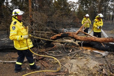 Avustralya'da Yangınla Mücadele Devam Ediyor