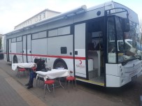 KÖK HÜCRE - Baba Oğul Birlikte Kızılay'a Kan Desteği Verdi