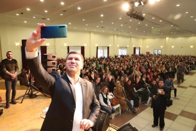 Burdur Belediyesi'nden Yeni Yıl Öncesi 'Kadınlar Matinesi'