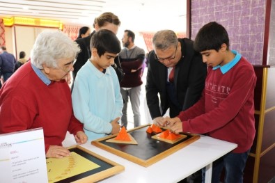 'Herkes İçin Matematik' Sergisi Yoğun İlgi Gördü