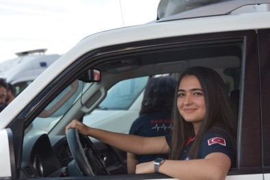 İlk Ve Acil Yardımcılar 'Paramedik Haftası'nı Kutladı