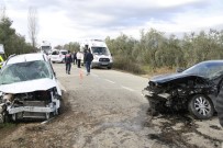 MURAT ÖZDEMIR - Otomobiller Kafa Kafaya Çarpıştı