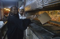 MÜSLÜMAN - (Özel) Dünyaca Ünlü Vokalist Della Miles Elinden Kebap