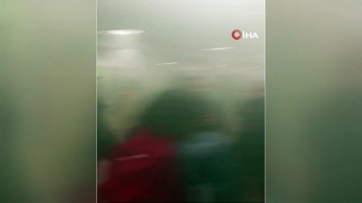 Paris'te Noel Öncesi Eylemcilerden Metro Hattına Sis Bombası