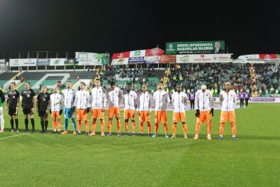 Süper Lig Açıklaması Denizlispor Açıklaması 0 - Alanyaspor Açıklaması 3 (İlk Yarı)