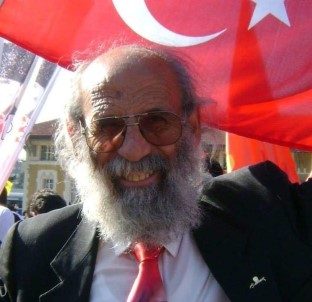 Tiyatrocu Ercan Kont Huzurevinde Hayatını Kaybetti