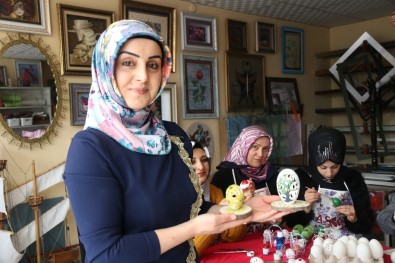 Bitlis'te Büyüleyen Yumurta İşleme Sanatı