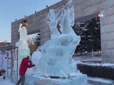 Çin'de Kar Ve Buz Heykeli Festivali Başladı