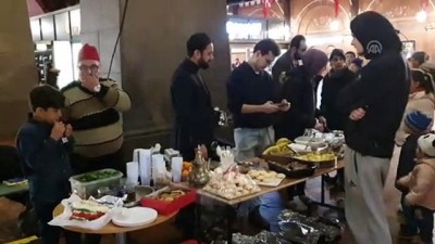 Danimarka'da Müslümanlardan Noel Yemeği İkramı
