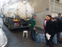 YAĞMUR SUYU - İzmirliler İki Gündür Su Kuyruğunda