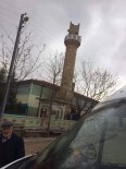 ŞİDDETLİ RÜZGAR - Karaman'da Şiddetli Rüzgar Köy Camisinin Minaresini Yıktı