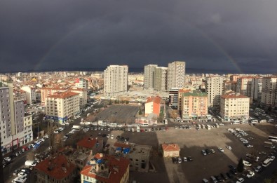 Kayseri'de Ortaya Çıkan Gökkuşağı Görsel Şölen Oluşturdu
