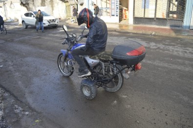 Kışın Motosikletini Kullanamayınca ATV'ye Dönüştürdü