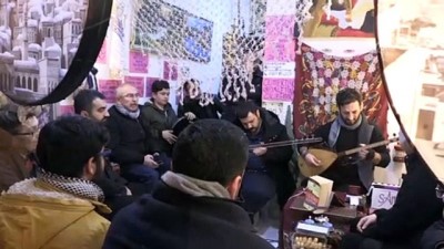 Mardin Valisi Yaman Gençlerle Türkçe Ve Kürtçe Şarkı Söyledi
