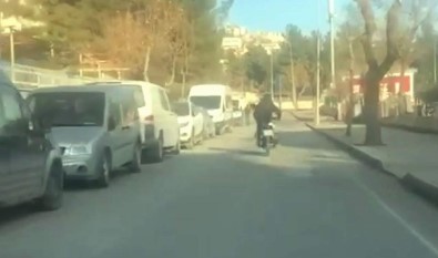 Siirt'te Motosiklet Üzerinde Tehlikeli Hareketler