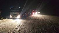 Sivas'ta Kar Yağışı Sürücülere Zor Anlar Yaşattı