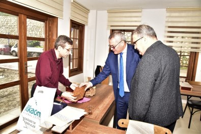 Vali Deniz Geleneksel Türk El Sanatlarını Yerinde İnceledi