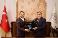 AHMET ZENBİLCİ - Yerel Yönetimler Başkan Yardımcısı Zenbilci, Belediye Başkanı Arı'yı Ziyaret Etti