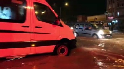 Adana'da Aşırı Yağışlar Sulama Kanalının Taşmasına Neden Oldu