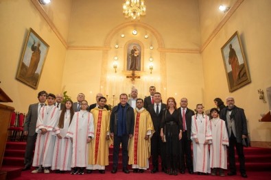 Başkan Seçer, Noel Ayinini İzledi