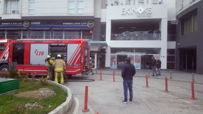 Beylikdüzü'nde Gece Kulübünde Çıkan Yangın Söndürüldü