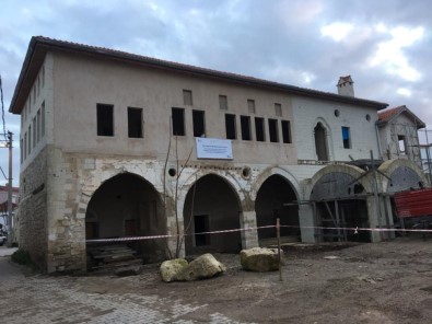 Çeşme'deki Osmanağa Konağında Restorasyon Yeniden Başladı