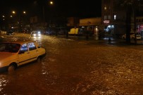 SULAMA KANALI - DSİ Ait Sulama Kanalı Taştı Ana Yol Sular Altında Kaldı