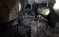 UYUŞTURUCU MADDE - Elazığ'da Kapılar Kırıldı, Uyuşturucu Tacirleri Yakalandı Açıklaması 6 Gözaltı
