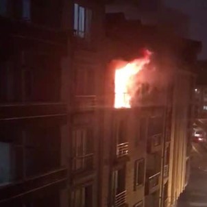 Esenyurt'ta 5 Katlı Binada Korkutan Yangın