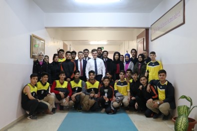 Kaymakam Karaloğlu, Dereceye Giren Öğrencilerle Bir Araya Geldi