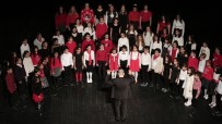 ÇOCUK KOROSU - Nilüfer Çocuk Korosu'ndan Yeni Yıl Konseri