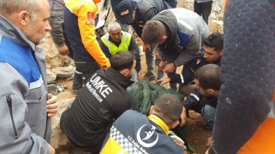 Siirt'te Kamyon Şarampole Yuvarlandı Açıklaması 1 Yaralı
