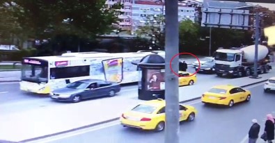 Şişli'de İki Kardeşin Feci Şekilde Can Verdiği Kaza Kamerada