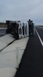 Tekirdağ'da Tırın Devrilmesi Sonucu Sürücü Yaralandı