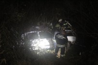 MUSTAFA TÜRK - Yoldan Çıkan Otomobil 20 Metre Aşağı Uçtu Açıklaması 3 Yaralı