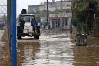 YAĞAN - Afetzedelere Çorba Ve Ekmek Dağıtıldı