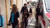 ÇOCUK HASTANESİ - Barut Kokusu Çocukları Etkiledi... Çok Sayıda Öğrenci Hastaneye Kaldırıldı