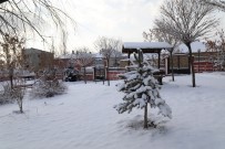 YAĞAN - Başkale Beyaza Büründü