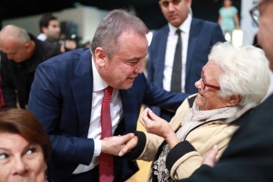 CHP, 11 Büyükşehirde Yaptırdığı Anket Sonuçlarını Açıkladı