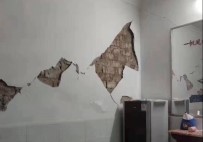 Çin'de 5 Büyüklüğündeki Deprem Anı Kamerada