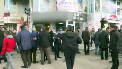 Erzurum'da Kontrolden Çıkan Otomobil İş Yerine Girdi Açıklaması 1 Yaralı