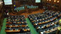 SEÇİMİN ARDINDAN - Kosova'da Yaklaşık 3 Ay Sonra Yeni Meclis Başkanı Seçildi