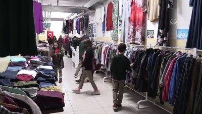 Öğrenciler İhtiyaç Sahiplerine Yardım İçin 'İyilik Çarşısı' Kurdu