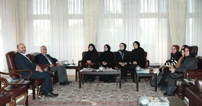 Rektör Çomaklı, Yedi Hilal Derneği Hanımlar Birimi İle Bir Araya Geldi