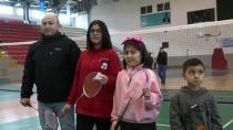 BADMINTON - SPORCU AİLELER - Çocuklarına Rakip Bulamayan Baba Spora Başladı