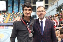 GÜMÜŞ MADALYA - Vanlı Atlet Türkiye İkincisi Oldu