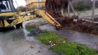 GEÇMİŞ OLSUN - Akdeniz'de Yağmurun Verdiği Hasar Onarılıyor
